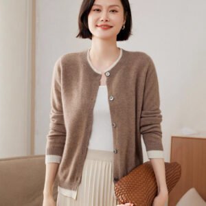 Women's cashmere cardigan in contrasting colors, solid color, simple and versatile, soft, comfortable and warm commuter jacket